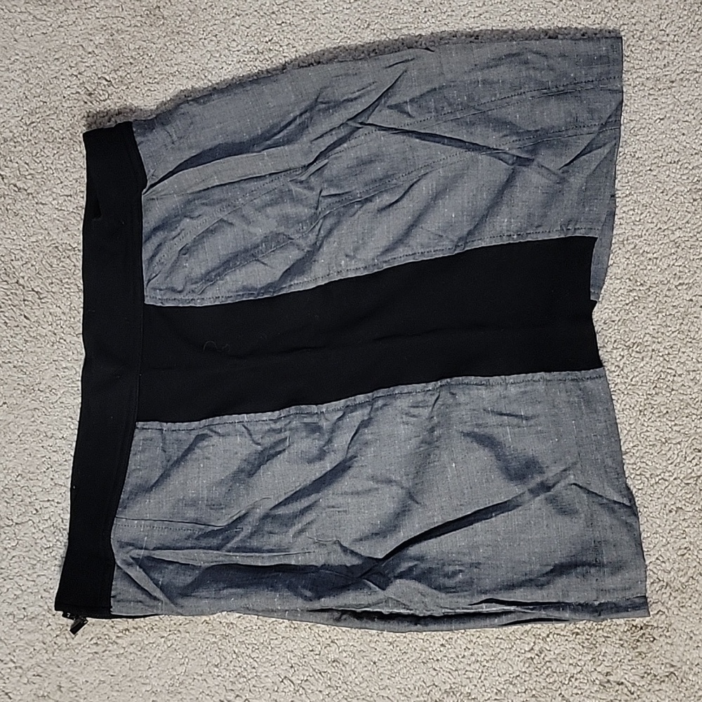 bebe size 12 grey skirt w/ black side stripes and back zip